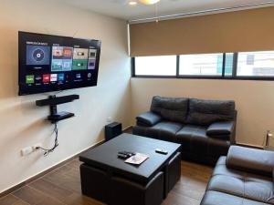 Great house up to 9, close to galerias merida!