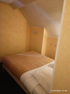 Maisons d'hotes Chambre chez Marie et Didier 1 minute a pied du sanctuaire de Lourdes : Chambre Double avec Balcon