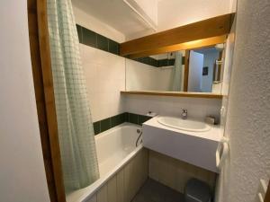 Résidence Soleil - Appartement pour 6 pers., secteur calme, vue dégagée et place de parking MAE-5161