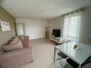 Grand T2 spacieux très calme - 布隆