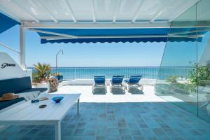 Luxury Sea Front Caleton 40