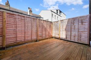 Bright Cosy Greenwich - 3 Bedroom Apartment 5 Beds - Free Parking