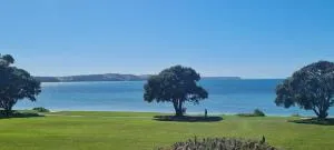 Waterfront Charm - Snells Beach Holiday Home - Snells Beach