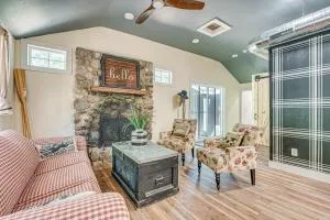 Benton Harbor Home 3 Mi to Beach Grill and Yard - Coloma