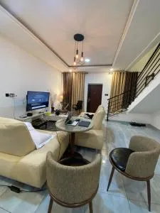 Furnished 2 Bedroom Terraced Duplex by Cerebellum& - Ashalebotwe