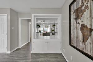 The Huge Home I Next 2 SHSU I Sleeps 16 I PingPong