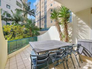 Landmark Resort Renovated Beach Apartment