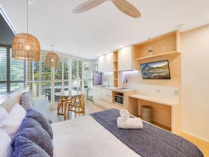 Landmark Resort Renovated Beach Apartment