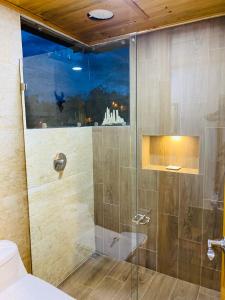 Romántica Cabaña con vista a la ciudad, 10 min del Centro