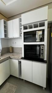 Apartamento confortável ao lado da arena axé moi 3min da praia