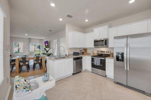 Oasis Sanctuary, Close to the Beach, Game Room, 3 BD