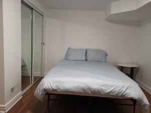 Cozy Private Rooms in Basement