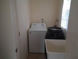 Island Escape-Stonebrook Manor