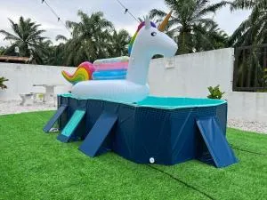 MoonLight Sweet Homes 20pax karaoke - Kampong Sungai Leman