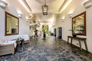 Alamanda Palm Cove by Belle Escapes