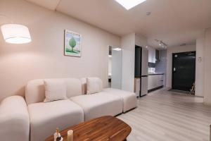 Seoul Magok, near airport