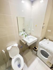 Cozy 1BR Condo with Uptown Mall View - BGC Zen Suite