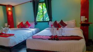 Khao Sok River & Jungle Resort
