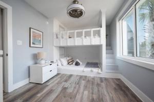 Be A Nomad - Oceanfront for Groups - Combined Bottom