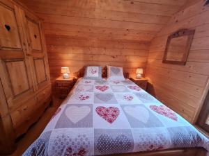 Maisons de vacances Chalet chaleureux face aux pistes, proche Gerardmer, ideal pour famille, balcon et terrasse - FR-1-589-182 : photos des chambres