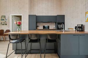 Lovely, New-Built Cottage Near Sea