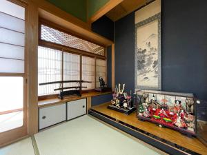 南町駅徒歩2分 松山城や道後温泉へ好アクセス 一軒家貸切り和の家 11人まで 駐車場無料