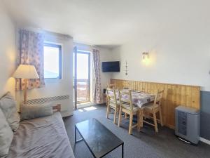 Studio confortable 5 pers. au pied des pistes avec balcon - FR-1-275-125