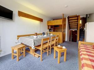 Confortable Triplex 8 Pers, Départ & Retour Skis aux Pieds, Balcon - FR-1-344-924