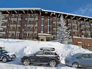 Studio rénové près des pistes avec balcon et parking - FR-1-275-161
