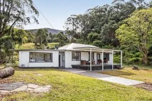 Deer Valley Farm Stay Illawarra sleeps up to 9 - Dapto