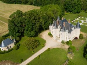 Maisons de vacances Grand Chateau Renaissance avec Parc, Piscine et Activites, Renove en 2023 - FR-1-410-389 : photos des chambres