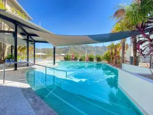 Blue on Blue Superior Studio Room 1241 - Nelly Bay