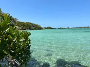 Villa Cotzot, 3 chambres, pieds dans l'eau - Poste de Flacq