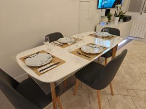 Appartements Confortable et luxe a deux pas du chateau de Versailles : photos des chambres