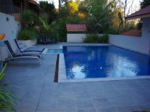 Cozy One Room with Massive Pool