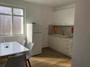 Sara and Noel apartment