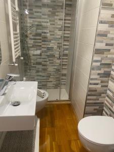 Leonard Vatican House