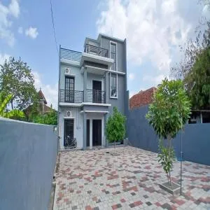 RedDoorz at Griya Athaya Maguwoharjo Yogyakarta - Seturan