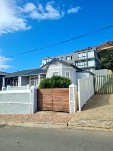 Point Village Accommodation - Uppercross 3