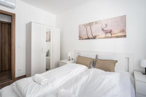 Corviana Apartments with balcony