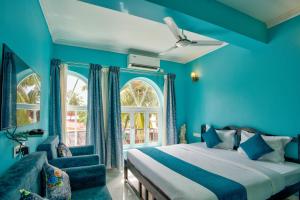 Candolim Beach White Residency