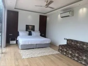 Qubes Farmhouse Near Manesar - Manesar