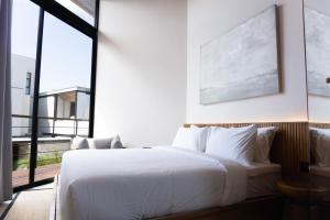 Lux Seis 3BR Canggu - Free Airport Transport and 24 Security