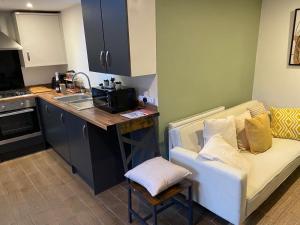 Stylish Bungalow upto 6 guests - Long Term Contractor Apartment