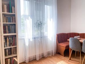 Cozy and Modern 2-bedroom Apartment