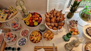 Hotels Hotel Saint Jacques : photos des chambres