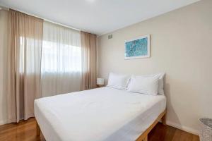 Luxe-Coastal Balmoral Townhouse