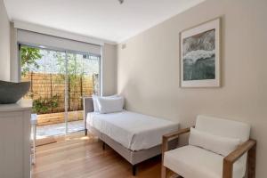 Luxe-Coastal Balmoral Townhouse