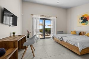 Villa Andrea Double or Twin Rooms with pool, balcony and parking