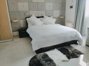 Immeuble Bisrrah, Studio - Bingerville